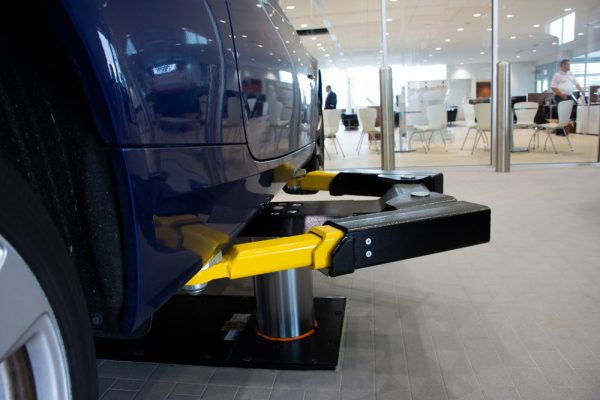 Challenger EV1020 10,000 lb. ALI Certified Inground Car Lift - Image 5