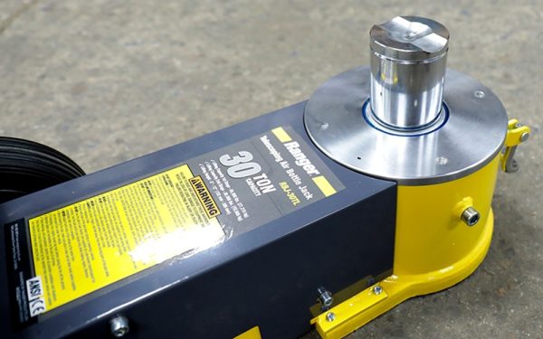 Ranger RBJ-30TL 30-Ton Capacity Telescoping Air Bottle Jack - Image 6
