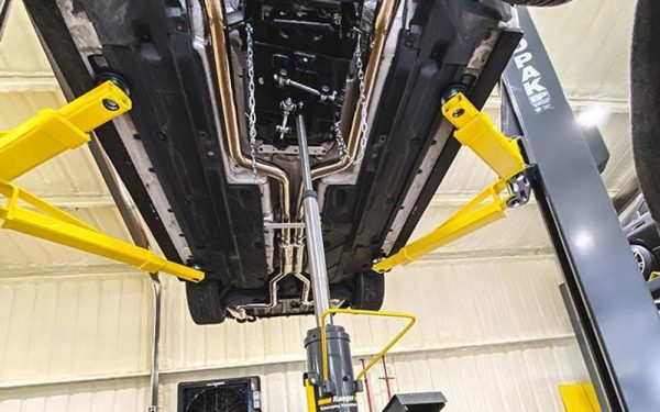 Ranger RTJ-1 1-Ton Capacity Telescoping Transmission Jack - Image 3
