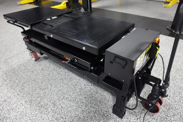 Challenger BT3300 3,300 lb. Battery Lift Table - Image 10