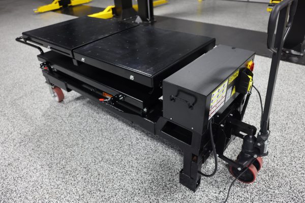Challenger BT3300 3,300 lb. Battery Lift Table - Image 11